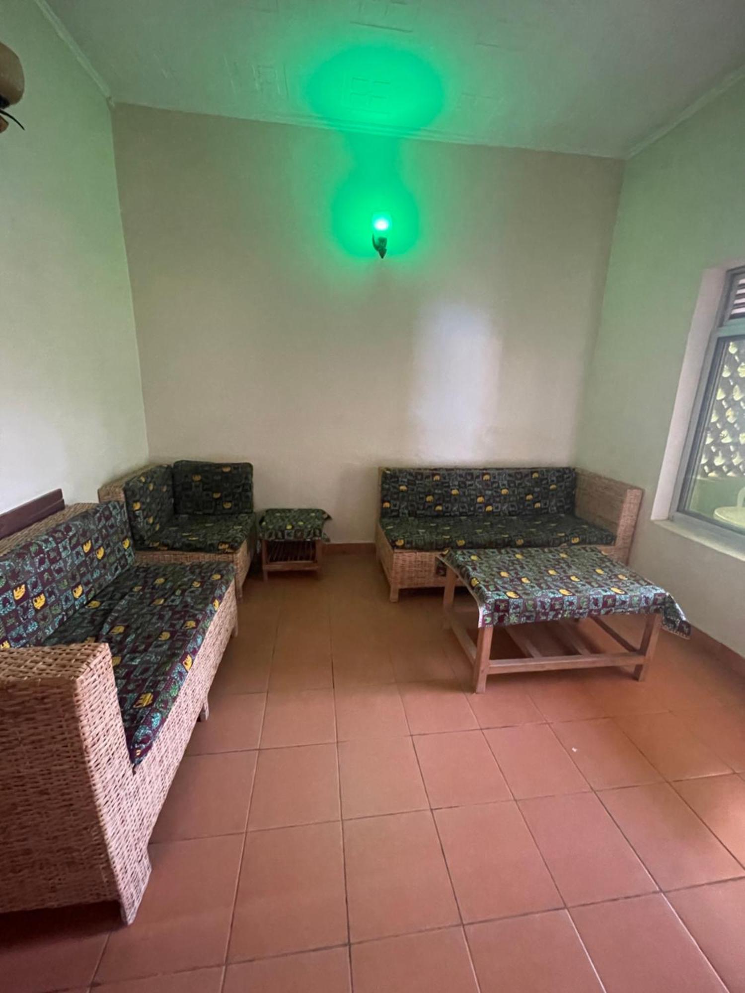 Suba Motel Kihihi Ngoại thất bức ảnh
