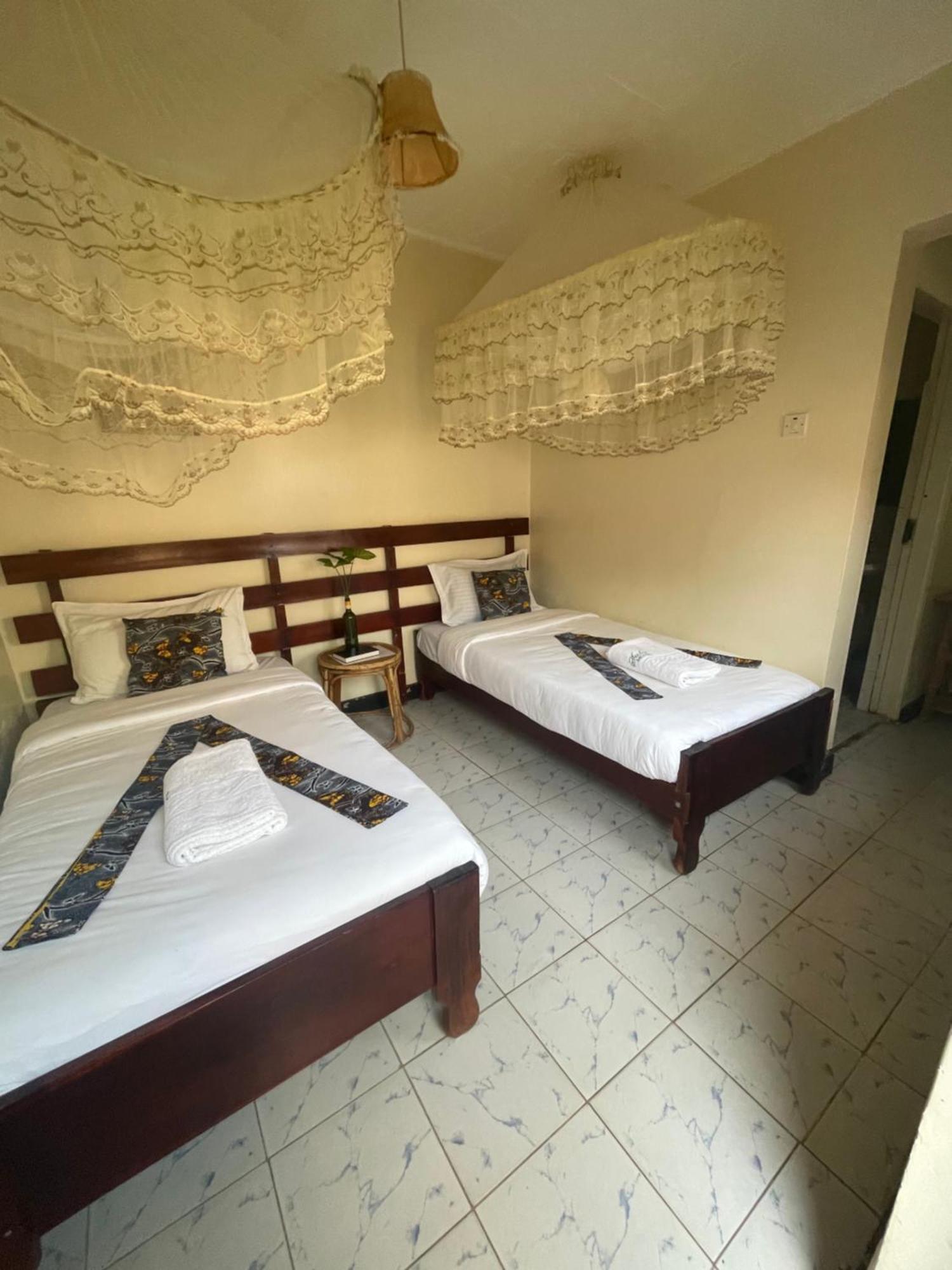 Suba Motel Kihihi Ngoại thất bức ảnh
